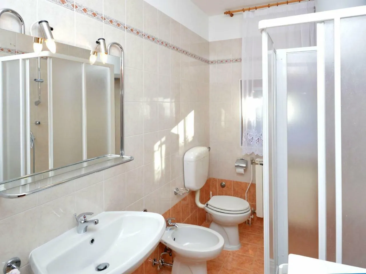 Holiday Home Anna 1 Zambratija
