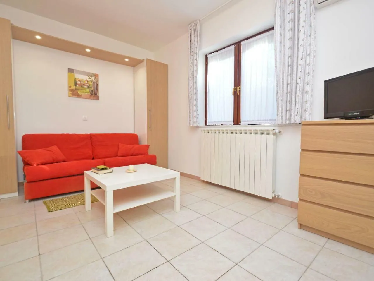 Holiday Home Anna 1 Zambratija